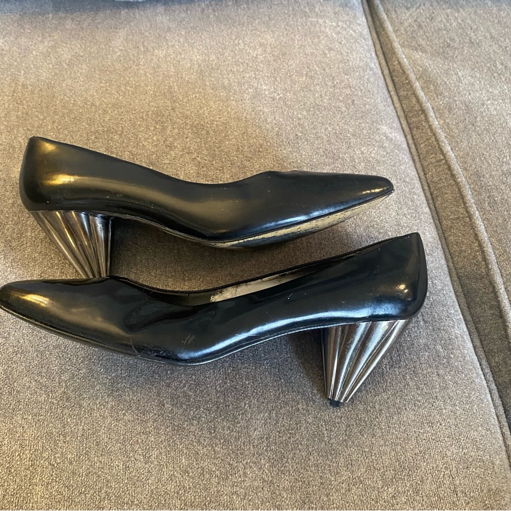 Women’s low heel size 9